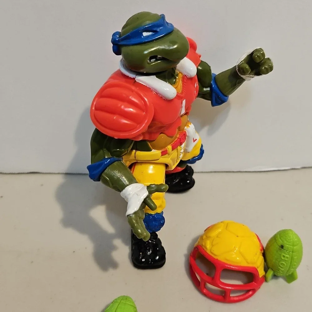 Teenage Mutant Ninja Turtles 1991 T.D. Tossin' Leo action figure